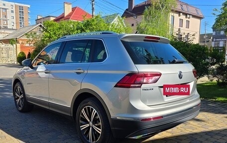 Volkswagen Tiguan II, 2018 год, 2 800 000 рублей, 5 фотография