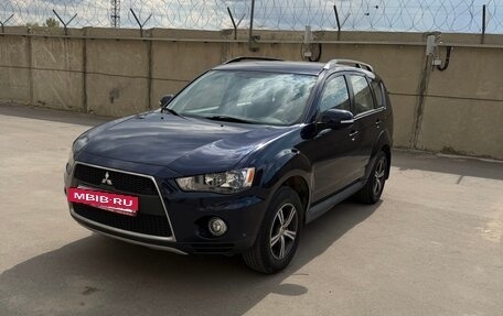 Mitsubishi Outlander III рестайлинг 3, 2011 год, 1 340 000 рублей, 2 фотография