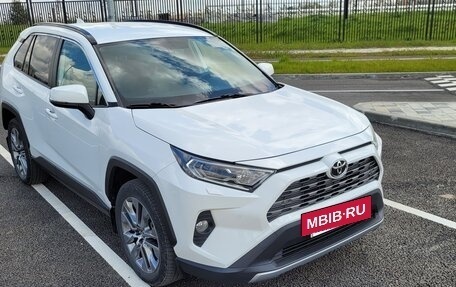 Toyota RAV4, 2021 год, 3 500 000 рублей, 2 фотография