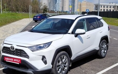 Toyota RAV4, 2021 год, 3 500 000 рублей, 8 фотография