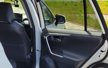 Toyota RAV4, 2021 год, 3 500 000 рублей, 14 фотография