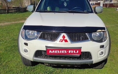 Mitsubishi L200 IV рестайлинг, 2013 год, 1 720 000 рублей, 2 фотография