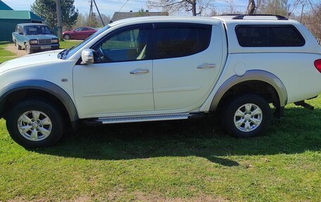 Mitsubishi L200 IV рестайлинг, 2013 год, 1 720 000 рублей, 8 фотография