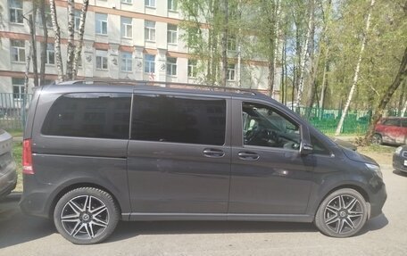 Mercedes-Benz V-Класс, 2022 год, 7 000 000 рублей, 2 фотография