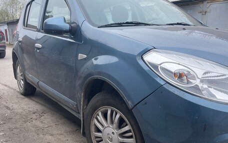 Renault Sandero I, 2013 год, 900 000 рублей, 4 фотография