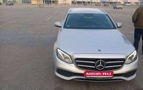 Mercedes-Benz E-Класс, 2018 год, 2 650 000 рублей, 4 фотография