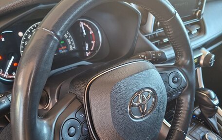 Toyota RAV4, 2021 год, 3 650 000 рублей, 4 фотография