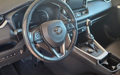 Toyota RAV4, 2021 год, 3 650 000 рублей, 14 фотография