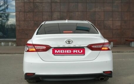 Toyota Camry, 2018 год, 2 462 000 рублей, 3 фотография
