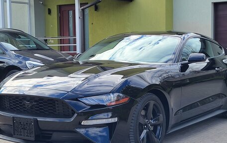 Ford Mustang VI рестайлинг, 2022 год, 2 500 000 рублей, 3 фотография