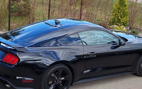 Ford Mustang VI рестайлинг, 2022 год, 2 500 000 рублей, 8 фотография