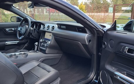 Ford Mustang VI рестайлинг, 2022 год, 2 500 000 рублей, 21 фотография