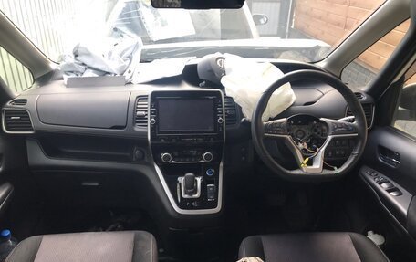 Nissan Serena IV, 2018 год, 1 050 000 рублей, 24 фотография