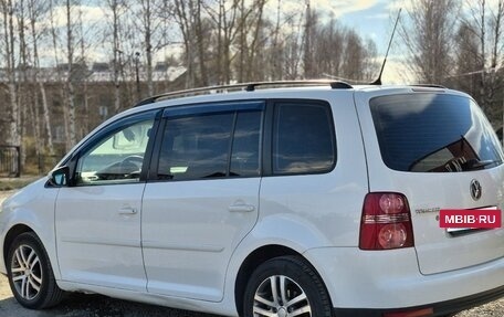 Volkswagen Touran III, 2010 год, 495 000 рублей, 3 фотография