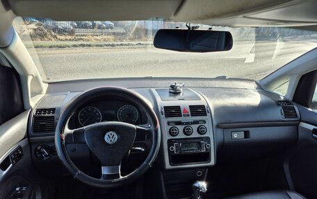 Volkswagen Touran III, 2010 год, 495 000 рублей, 10 фотография