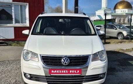Volkswagen Touran III, 2010 год, 495 000 рублей, 8 фотография