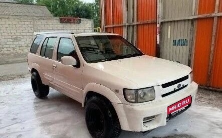 Nissan Terrano II рестайлинг, 1994 год, 400 000 рублей, 3 фотография