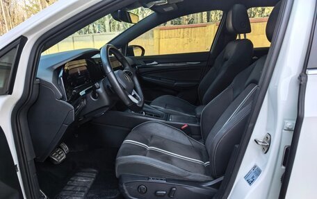 Volkswagen Golf VIII, 2022 год, 2 055 000 рублей, 17 фотография