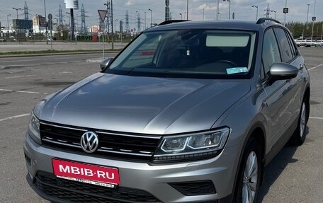 Volkswagen Tiguan II, 2020 год, 2 600 000 рублей, 1 фотография