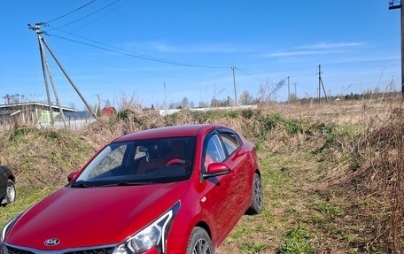 KIA Rio IV, 2021 год, 1 400 000 рублей, 2 фотография