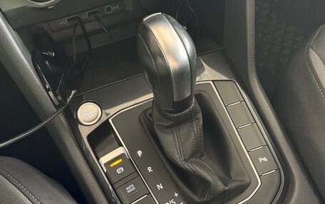 Volkswagen Tiguan II, 2020 год, 2 600 000 рублей, 16 фотография