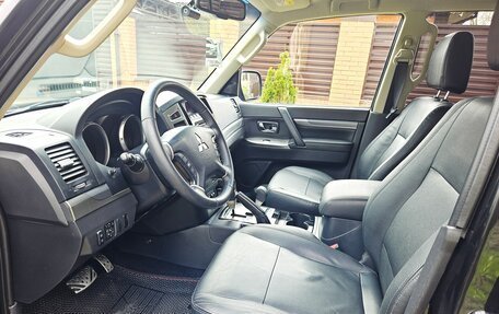 Mitsubishi Pajero IV, 2014 год, 2 635 000 рублей, 7 фотография