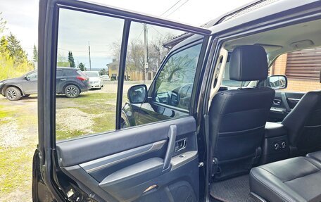 Mitsubishi Pajero IV, 2014 год, 2 635 000 рублей, 10 фотография