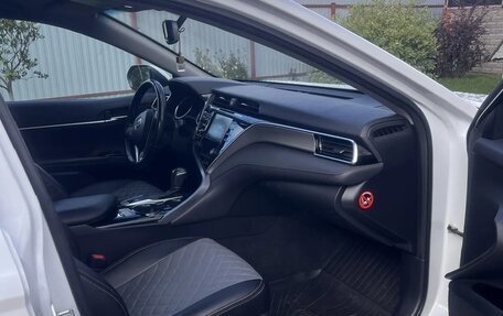 Toyota Camry, 2019 год, 2 238 000 рублей, 9 фотография