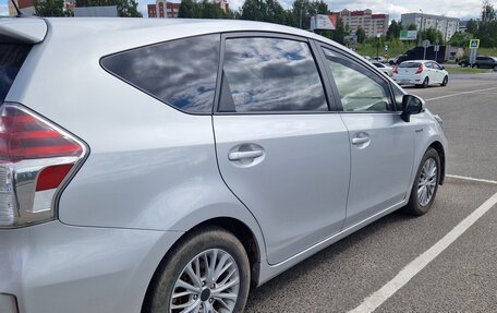 Toyota Prius v (+) I (ZVW40/41) рестайлинг, 2017 год, 1 970 000 рублей, 2 фотография