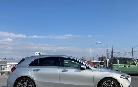 Mercedes-Benz A-Класс, 2018 год, 1 150 000 рублей, 3 фотография