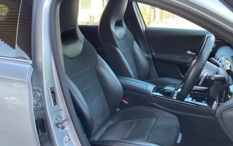 Mercedes-Benz A-Класс, 2018 год, 1 150 000 рублей, 14 фотография