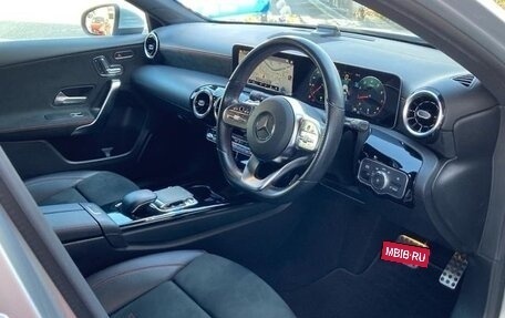 Mercedes-Benz A-Класс, 2018 год, 1 150 000 рублей, 13 фотография