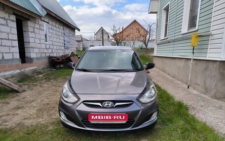 Hyundai Solaris II рестайлинг, 2013 год, 950 000 рублей, 1 фотография