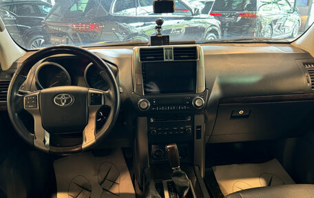 Toyota Land Cruiser Prado 150 рестайлинг 2, 2011 год, 2 290 000 рублей, 13 фотография