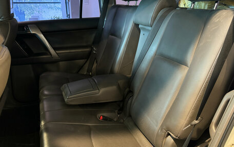Toyota Land Cruiser Prado 150 рестайлинг 2, 2011 год, 2 290 000 рублей, 12 фотография