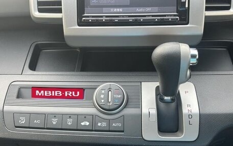 Honda Freed I, 2013 год, 755 000 рублей, 9 фотография