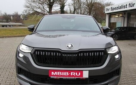 Skoda Kodiaq I, 2023 год, 4 800 000 рублей, 2 фотография