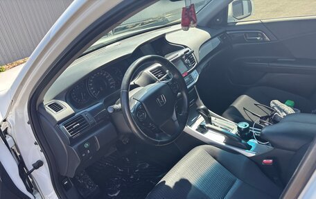 Honda Accord IX рестайлинг, 2013 год, 1 800 000 рублей, 10 фотография