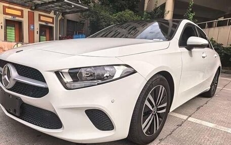 Mercedes-Benz A-Класс, 2022 год, 2 100 000 рублей, 4 фотография