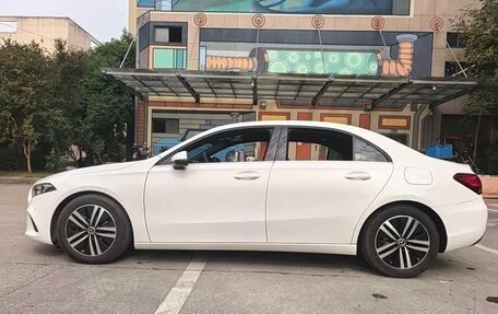 Mercedes-Benz A-Класс, 2022 год, 2 100 000 рублей, 8 фотография