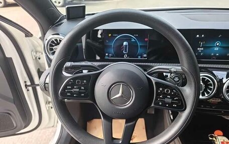 Mercedes-Benz A-Класс, 2022 год, 2 100 000 рублей, 11 фотография
