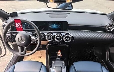 Mercedes-Benz A-Класс, 2022 год, 2 100 000 рублей, 10 фотография