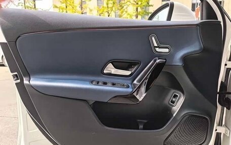 Mercedes-Benz A-Класс, 2022 год, 2 100 000 рублей, 19 фотография