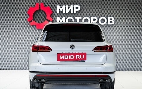 Volkswagen Touareg III, 2018 год, 3 700 000 рублей, 5 фотография