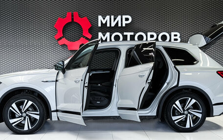 Volkswagen Touareg III, 2018 год, 3 700 000 рублей, 15 фотография