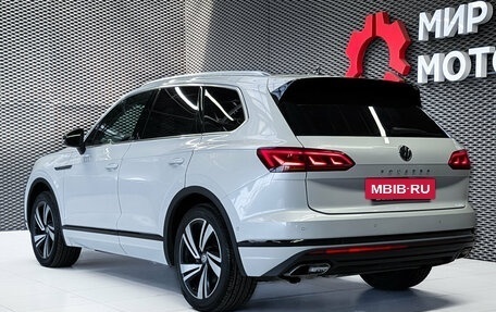 Volkswagen Touareg III, 2018 год, 3 700 000 рублей, 7 фотография