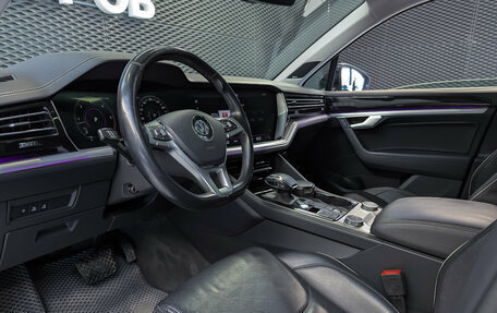 Volkswagen Touareg III, 2018 год, 3 700 000 рублей, 18 фотография