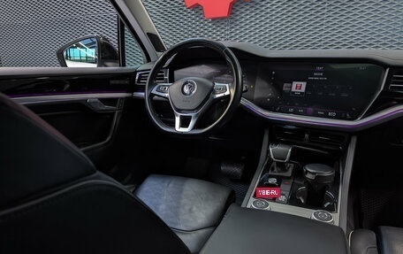 Volkswagen Touareg III, 2018 год, 3 700 000 рублей, 24 фотография