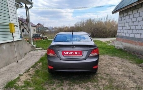 Hyundai Solaris II рестайлинг, 2013 год, 950 000 рублей, 6 фотография
