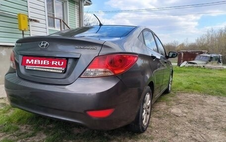 Hyundai Solaris II рестайлинг, 2013 год, 950 000 рублей, 4 фотография